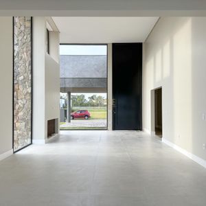 Casa de Condomínio com 228m², 3 dormitórios, 3 suítes, 2 vagas no Reserva das Águas em Torres para Comprar