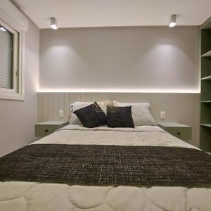 Apartamento com 77m², 2 dormitórios, 1 suíte, 2 vagas no Maui Residencial em Torres para Comprar