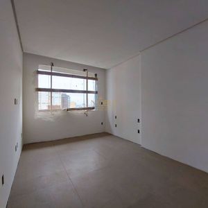 Apartamento com 83m², 2 dormitórios, 1 suíte, 2 vagas no Mirage em Torres para Comprar