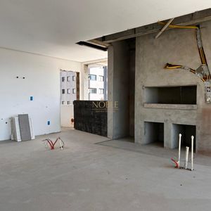 Apartamento com 196m², 3 dormitórios, 3 suítes, 3 vagas no Vanguard em Torres para Comprar