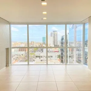 Sala Comercial com 31m², 1 dormitório no Pinho Executive em Torres para Comprar