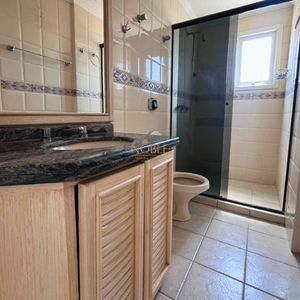 Apartamento com 140m², 3 dormitórios, 1 suíte, 1 vaga no Residencial Veneza em Torres para Comprar