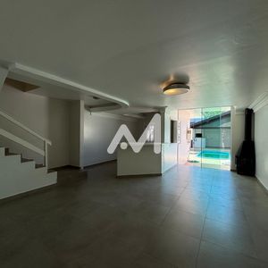 Sobrado com 178m² e 3 dormitórios no bairro São Cristóvão em Lajeado para Comprar ou Alugar