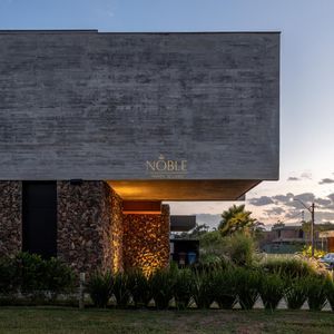 Casa de Condomínio com 244m², 4 dormitórios, 4 suítes, 2 vagas no Condomínio Ilhas Park em Torres para Comprar