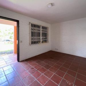 Casa com 100m², 2 dormitórios, 3 vagas no bairro Praia da Cal em Torres para Comprar