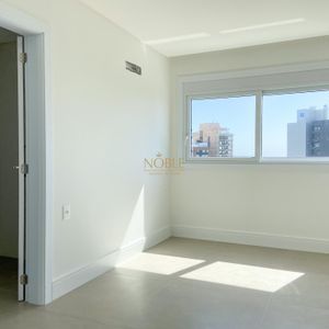 Apartamento com 140m², 3 dormitórios, 3 suítes, 2 vagas no Di milano em Torres para Comprar