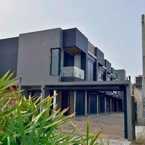 Geminado com 106m², 3 dormitórios, 1 suíte, 1 vaga no bairro Praia da Cal em Torres para Comprar