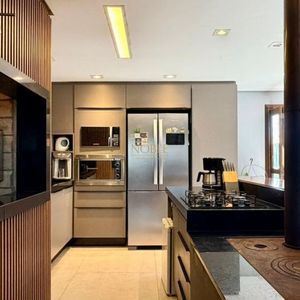 Casa com 228m², 3 dormitórios, 1 suíte, 2 vagas no bairro Stan em Torres para Comprar