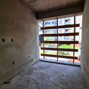 Apartamento com 83m², 2 dormitórios, 1 suíte, 1 vaga no Ed. Silva Jardim em Torres para Comprar