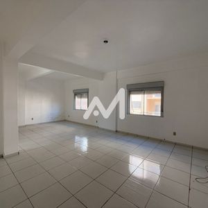Apartamento com 50m² e 3 dormitórios no bairro Centro em Lajeado para Alugar