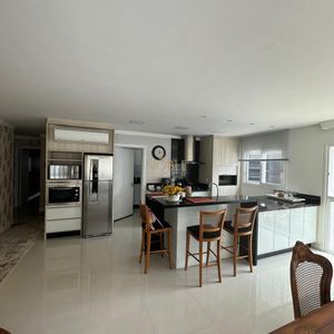 Apartamento com 130m², 3 dormitórios, 1 suíte, 2 vagas no Caravaggio em Torres para Comprar