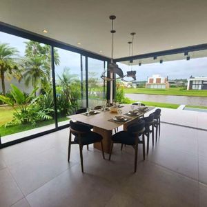 Casa de Condomínio com 390m², 4 dormitórios, 4 suítes, 2 vagas no Reserva das Águas em Torres para Comprar