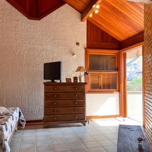 Casa, 4 dormitórios, 2 suítes, 3 vagas no bairro Praia Grande em Torres para Comprar