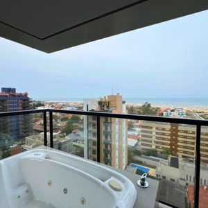 Apartamento com 220m², 4 dormitórios, 4 suítes, 2 vagas no Vitra em Torres para Comprar