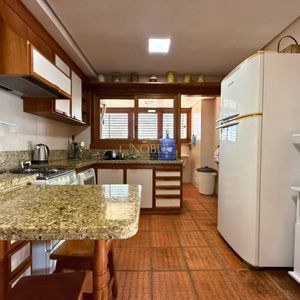 Apartamento com 190m², 3 dormitórios, 1 suíte, 1 vaga no Ville Saint Tropez em Torres para Comprar