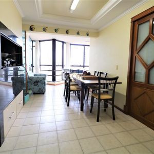 Apartamento com 170m², 3 dormitórios, 1 suíte, 2 vagas no Coliseu em Torres para Comprar