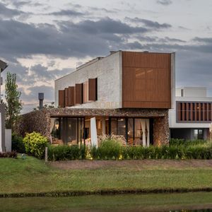 Casa de Condomínio com 244m², 4 dormitórios, 4 suítes, 2 vagas no Condomínio Ilhas Park em Torres para Comprar