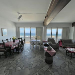 Apartamento com 236m², 4 dormitórios, 1 suíte, 1 vaga no Panorama em Torres para Comprar