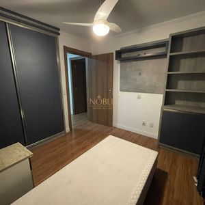 Sobrado com 260m², 4 dormitórios, 1 suíte, 2 vagas no bairro Igra Norte em Torres para Comprar