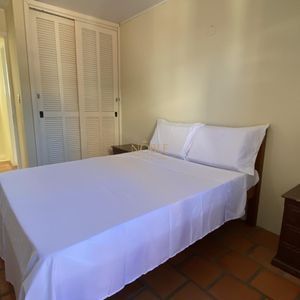 Casa, 1 dormitório, 1 vaga no residencial dona alvina em Torres para Comprar