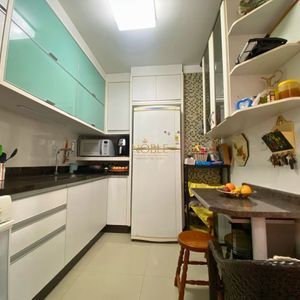 Apartamento com 91m², 2 dormitórios, 1 suíte no Torre de Prata em Torres para Comprar