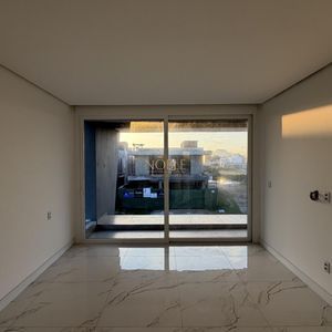 Casa com 474m², 4 dormitórios, 4 suítes, 2 vagas no Condomínio Ilhas Park em Torres para Comprar