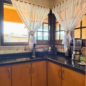 Casa, 6 dormitórios, 1 suíte, 4 vagas no bairro Stan em Torres para Comprar