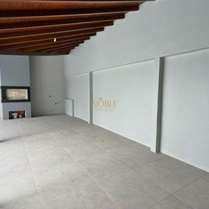 Casa com 284m², 4 dormitórios, 1 suíte, 2 vagas no bairro Igra Sul em Torres para Comprar