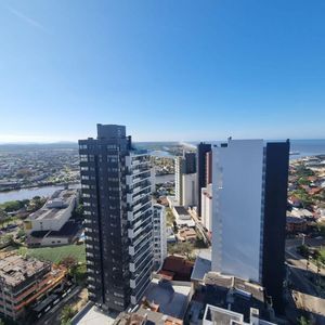 Apartamento com 249m², 4 dormitórios, 4 suítes, 4 vagas no Graziela em Torres para Comprar