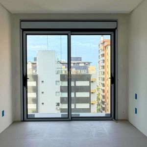 Apartamento com 210m², 4 dormitórios, 4 suítes, 3 vagas no Vanguard em Torres para Comprar