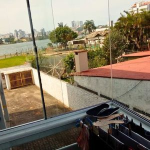 Apartamento com 38m², 1 dormitório, 1 vaga no Condomínio Justo em Torres para Comprar