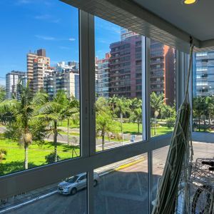 Apartamento com 131m², 3 dormitórios, 3 suítes, 1 vaga no Ilha de Córsica em Torres para Comprar