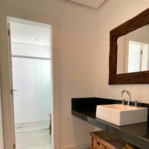 Casa de Condomínio com 338m², 4 dormitórios, 3 suítes, 2 vagas no Ocean Side em Torres para Comprar