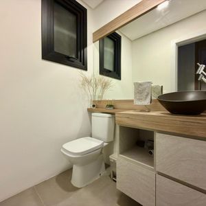 Apartamento com 97m², 2 dormitórios, 2 suítes, 1 vaga no Rosa dos Ventos em Torres para Comprar