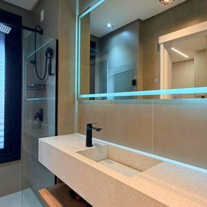 Apartamento com 76m², 2 dormitórios, 2 suítes, 1 vaga no Rosa dos Ventos em Torres para Comprar