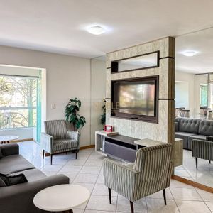 Apartamento com 92m², 2 dormitórios, 1 suíte, 1 vaga no Solar da Praça em Torres para Comprar