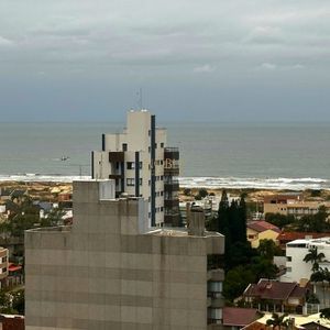 Duplex com 228m², 3 dormitórios, 3 suítes, 1 vaga no Giardino em Torres para Comprar