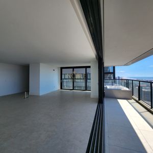 Apartamento com 220m², 4 dormitórios, 4 suítes, 3 vagas no Vitra em Torres para Comprar