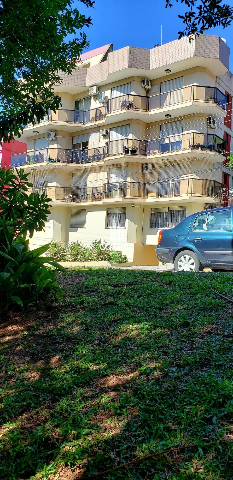 Apartamento com 3 dormitórios, suíte e garagem no Parque Itaimbé