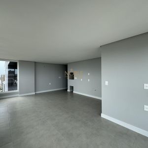 Apartamento com 77m², 2 dormitórios, 1 suíte, 2 vagas no Maui Residencial em Torres para Comprar