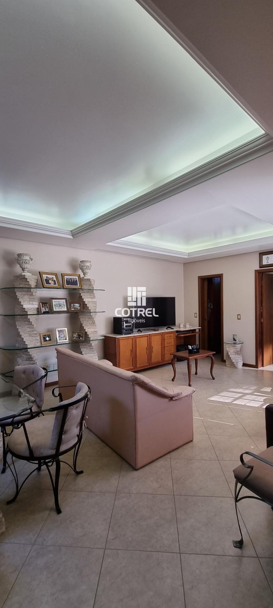 Linda casa com 4 dormitórios, sendo 3 suítes e 2 vagas de garagem na Avenida Lib