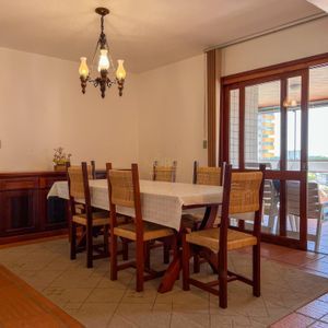 Apartamento com 153m², 4 dormitórios, 1 suíte, 1 vaga no Monte Carlo em Torres para Comprar