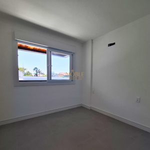 Apartamento com 74m², 2 dormitórios, 1 suíte, 1 vaga no Residencial Acrópole em Torres para Comprar