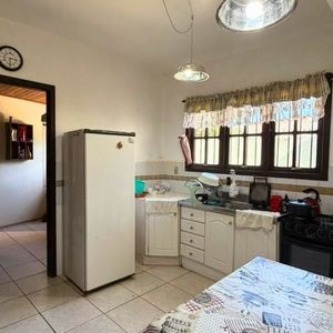 Sobrado com 199m², 3 dormitórios, 3 suítes, 2 vagas no bairro Praia da Cal em Torres para Comprar