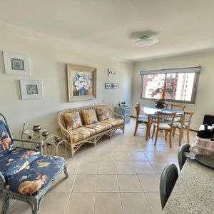 Apartamento com 98m², 3 dormitórios, 1 suíte, 1 vaga no Mar de Flores em Torres para Comprar