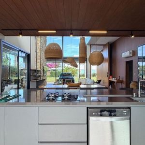 Casa, 3 dormitórios, 3 suítes, 2 vagas no Ocean Side em Torres para Comprar