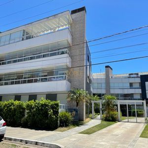 Apartamento com 117m², 2 dormitórios, 1 suíte, 2 vagas no Vercelli Residencial em Torres para Comprar