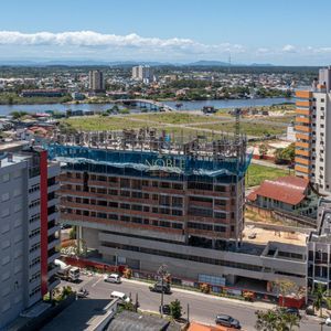 Apartamento com 90m², 2 dormitórios, 2 suítes, 1 vaga no Punta Del Sole em Torres para Comprar