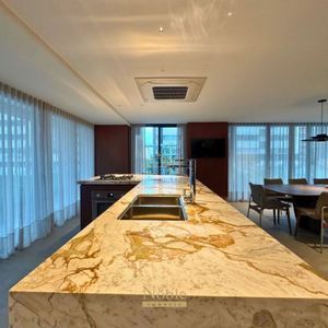 Apartamento com 77m², 2 dormitórios, 1 suíte, 1 vaga no Origem em Torres para Comprar