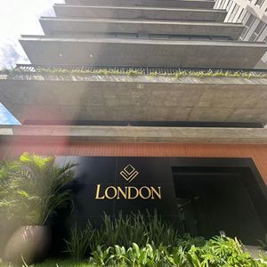 Apartamento com 110m², 3 dormitórios, 1 suíte, 2 vagas no LONDON em Torres para Comprar